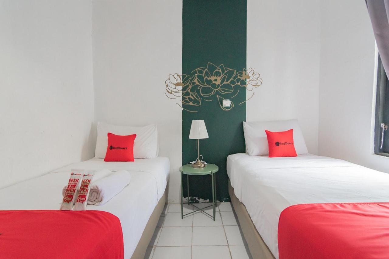 Reddoorz At Sani Guest House Balikpapan Exterior photo